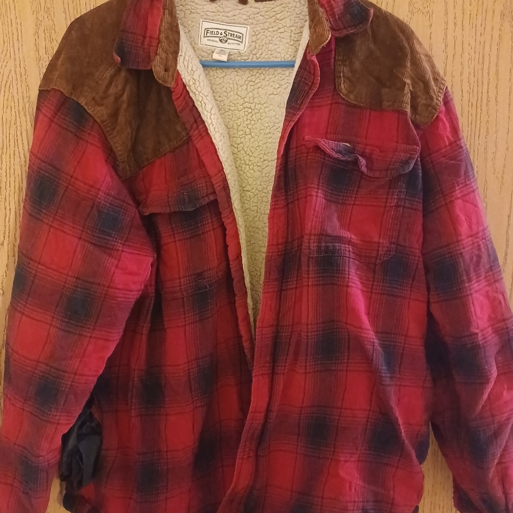 Field & Stream original Outfitter size is extra large body is 100% cotton